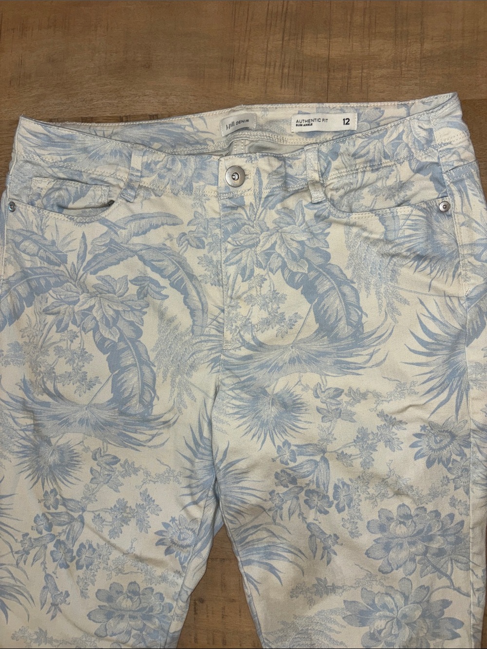 J. Jill Denim Authentic Fit Slim Ankle Blue and Cream Floral Jeans Pants Size 12 - Picture 2 of 6